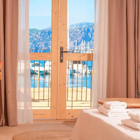 Felix * Μαρμαρίς