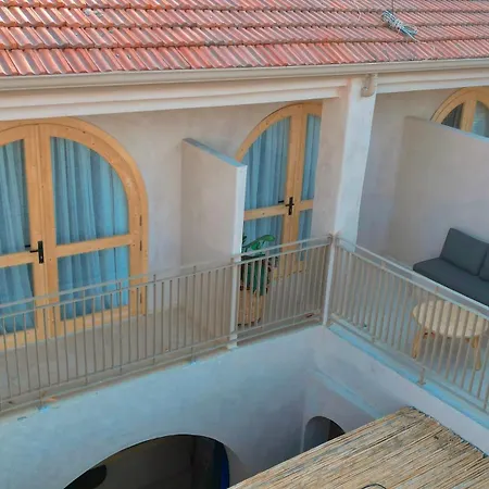 Felix * Μαρμαρίς